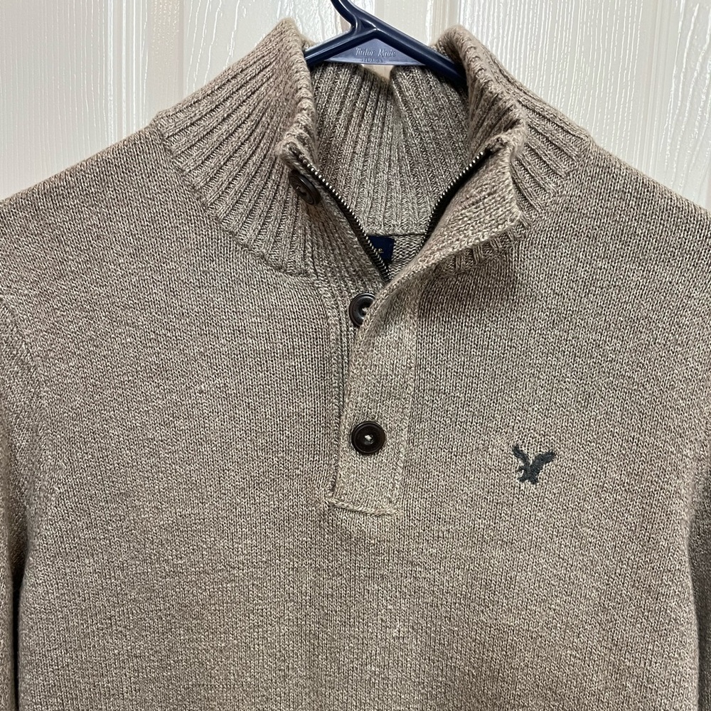 Men’s medium American Eagle Sweater. Maybe worn once. Like new.
